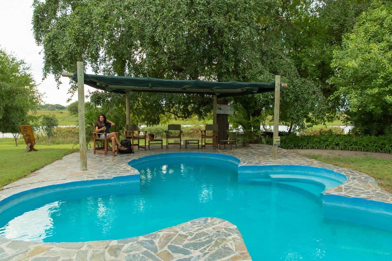 מאון Thamalakane River Lodge מראה חיצוני תמונה